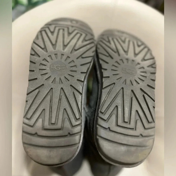 UGG Bailey Button Triplet II Black Mid-Calf Pull-On Boots Size US 8 - Picture 10 of 11